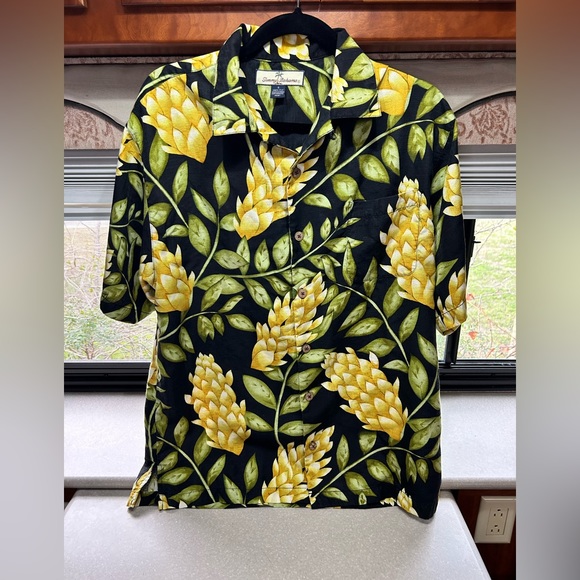 Tommy Bahama 100% Silk size Small - Picture 2 of 4